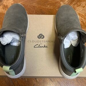 Clarks Cloudsteppers Olive Green Size 8.5 NEW